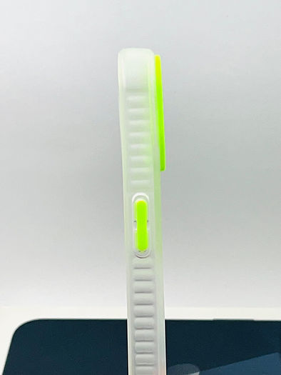 iPhone 3D fluorescent colour changing case